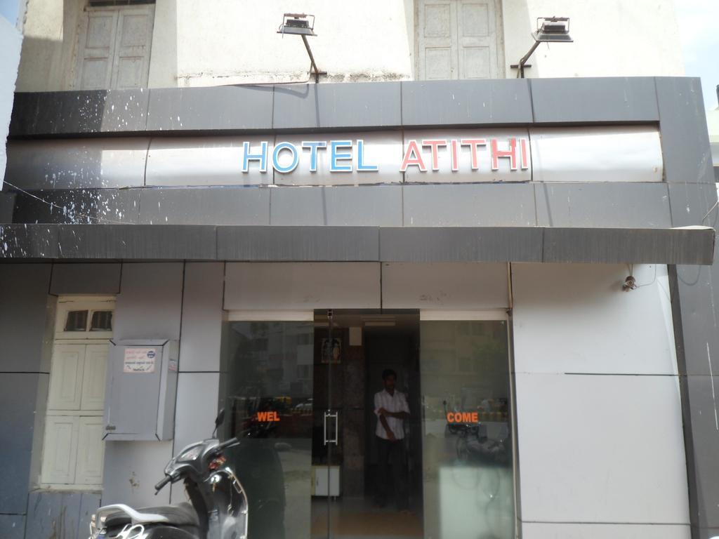 Hotel Atithi Ahmadábád Exteriér fotografie